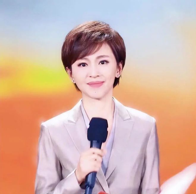 欧阳夏丹消失三年后现身_欧阳夏丹卸妆后图片_央视主持人欧阳夏丹近况