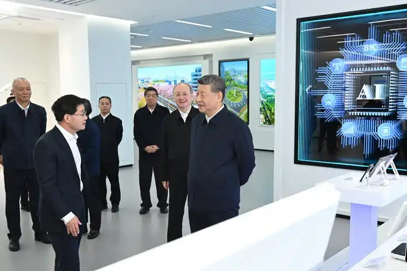 奋斗 铸就欣欣向荣的中国_中国式现代化新征程 劳动精神 工匠精神