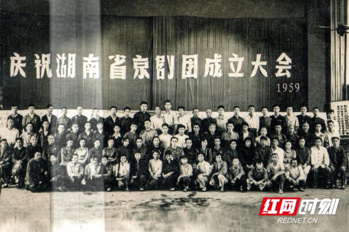 京剧后继无人窘境_湖南京剧保护传承中心_湖南省京剧团惠民演出