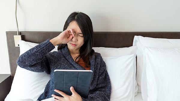 新生儿视觉范围_新生儿视觉发育_新生儿几天能看见东西