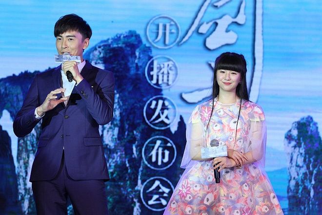 古代女子薄纱长裙_清冷仙气风连衣裙_仙女裙款式推荐