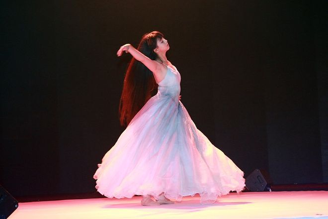 清冷仙气风连衣裙_古代女子薄纱长裙_仙女裙款式推荐