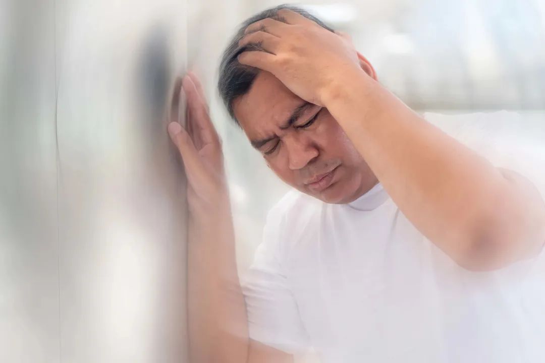 头昏怕太阳是啥病_头晕症状区分_头晕原因种类