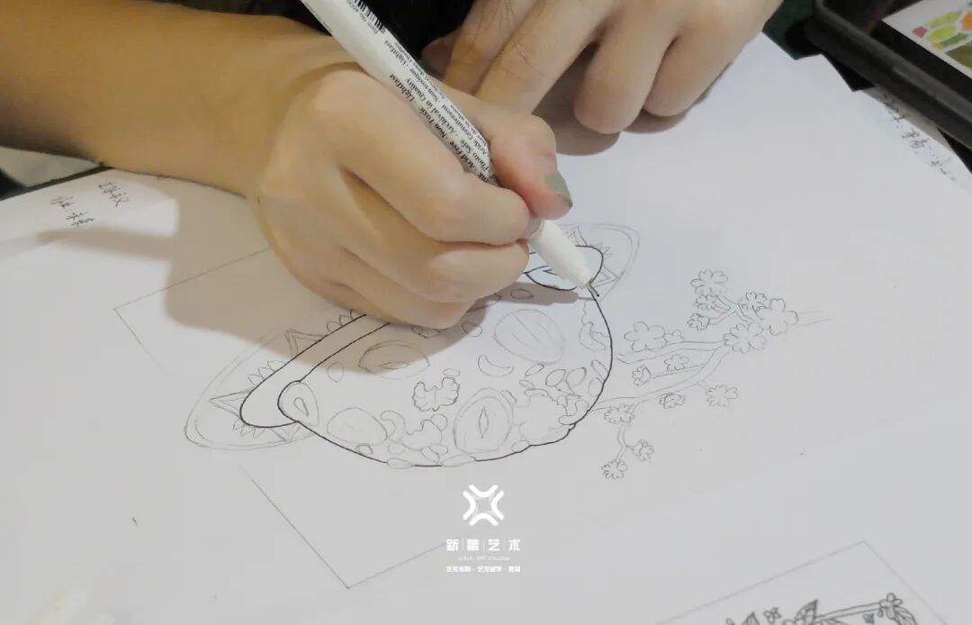 手绘表达形式点线面组合法则_手绘线条图像—物象空间的表达_平面构成基础手绘元素布局原理