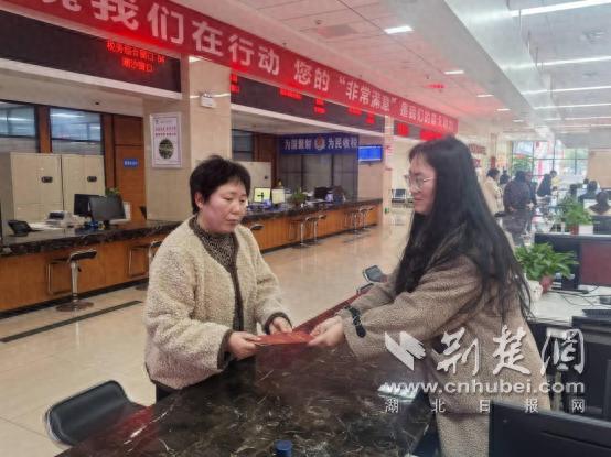 郧西县不动产中心解决历史遗留问题楼盘办证难题_开发商办理不动产权证_十堰市郧西县安泰盛景小区三期不动产权证办理