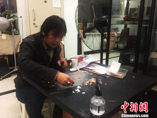 刘志刚漆画作品_漆画制作工艺_西北民族大学漆画