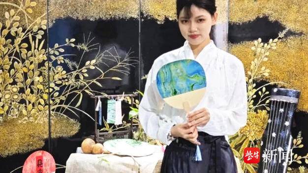 扬州大学美术与设计学院漆艺专业研究生 漂漆技法 扇子制作活动_漆画制作工艺