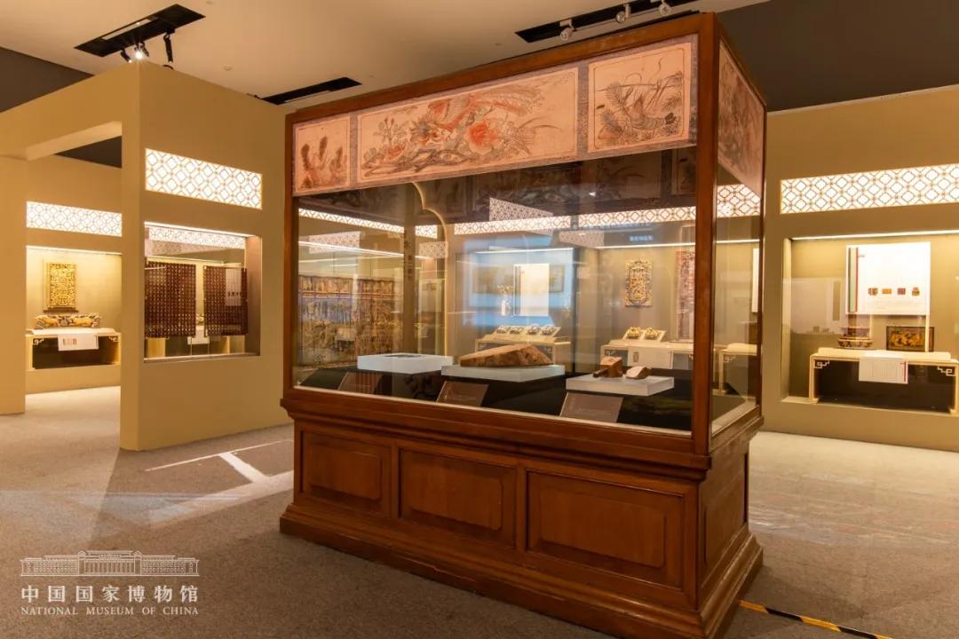 潮州木雕材料特性_潮州木雕工具用法_漆画制作工艺