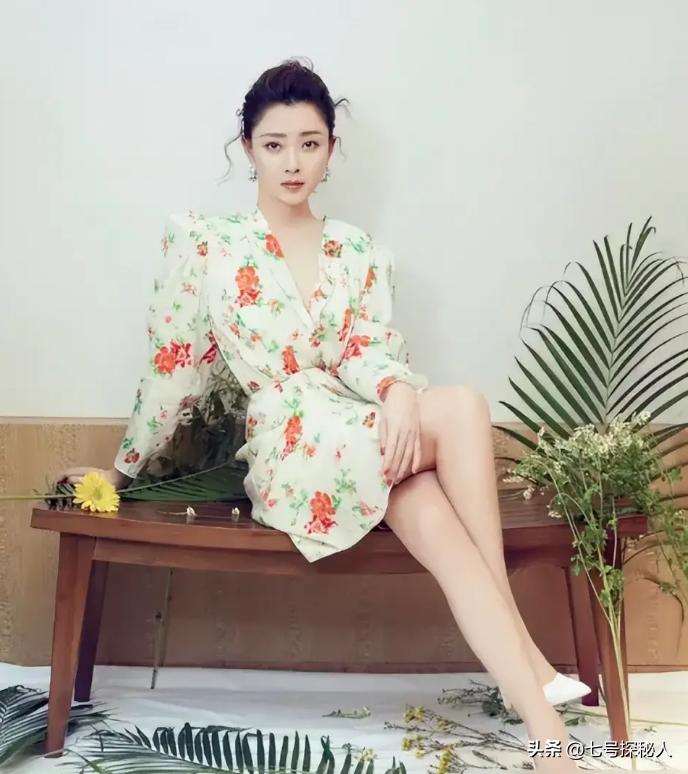 身材犯规的女明星 柳岩 人间水蜜桃_柳岩的胸有多大浴照