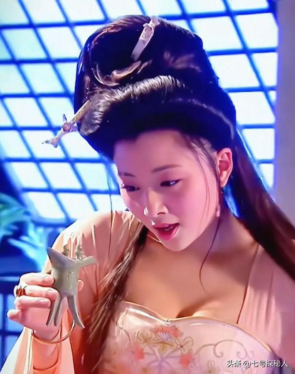 身材犯规的女明星 柳岩 人间水蜜桃_柳岩的胸有多大浴照