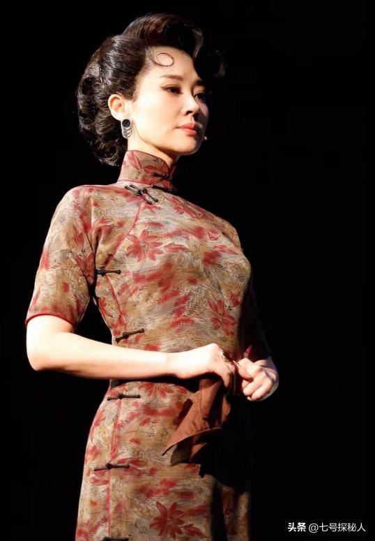 柳岩的胸有多大浴照_身材犯规的女明星 柳岩 人间水蜜桃