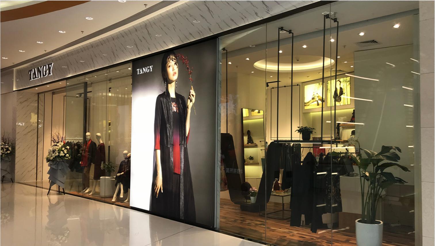 中老年女装品牌排名_妈妈的衣服有哪些品牌_熟龄女装品牌推荐