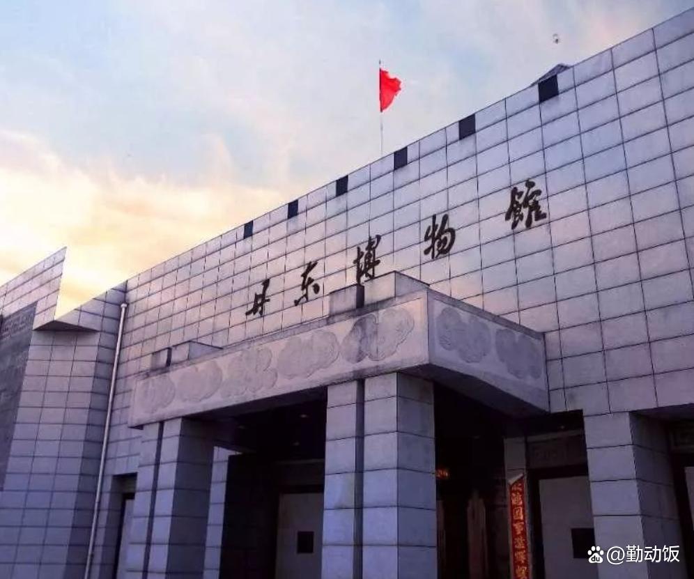 丹东凤凰山上山路线_丹东两天游行程安排_丹东凤凰山玻璃栈道攻略