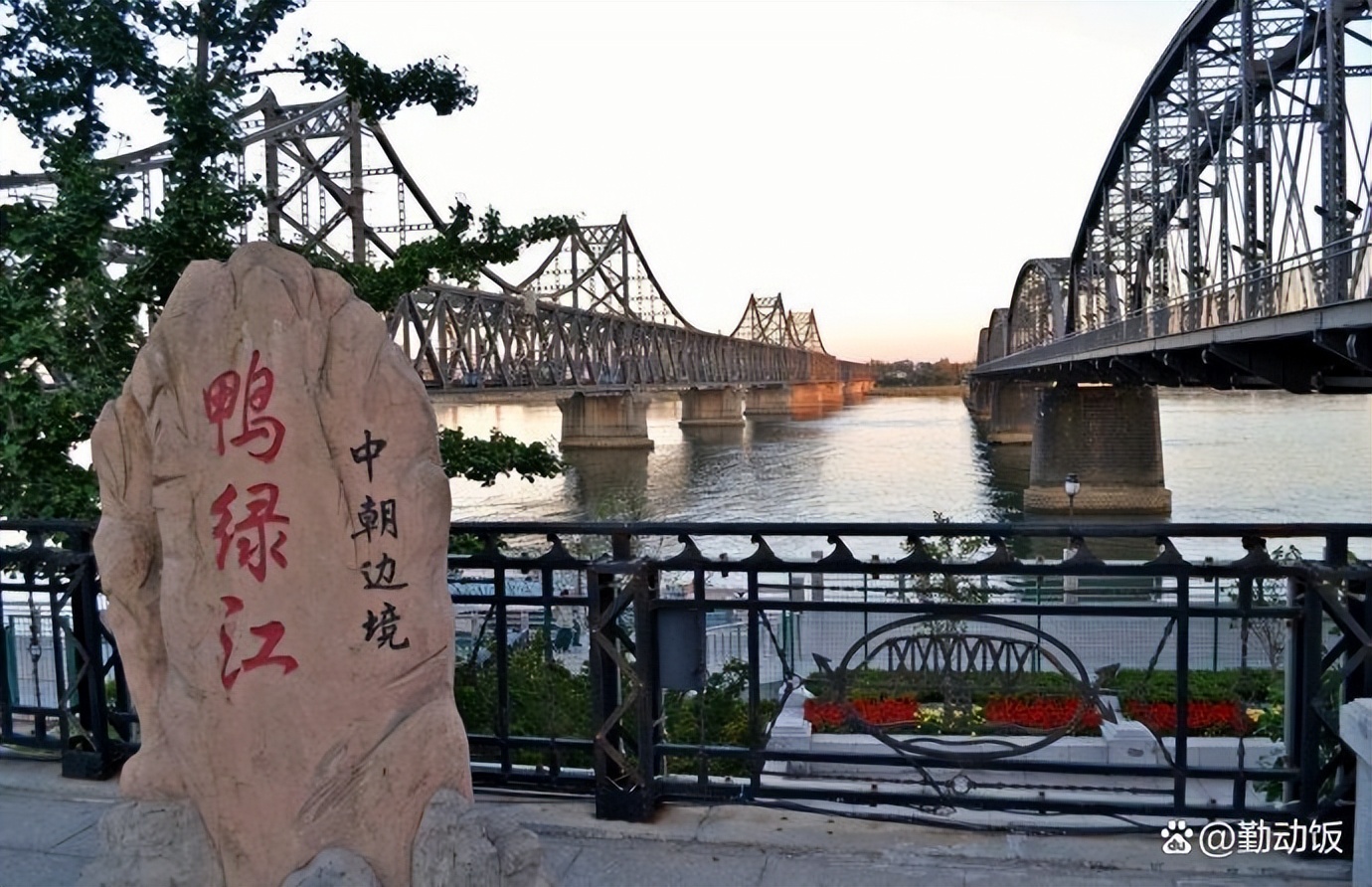 丹东凤凰山上山路线_丹东两天游行程安排_丹东凤凰山玻璃栈道攻略