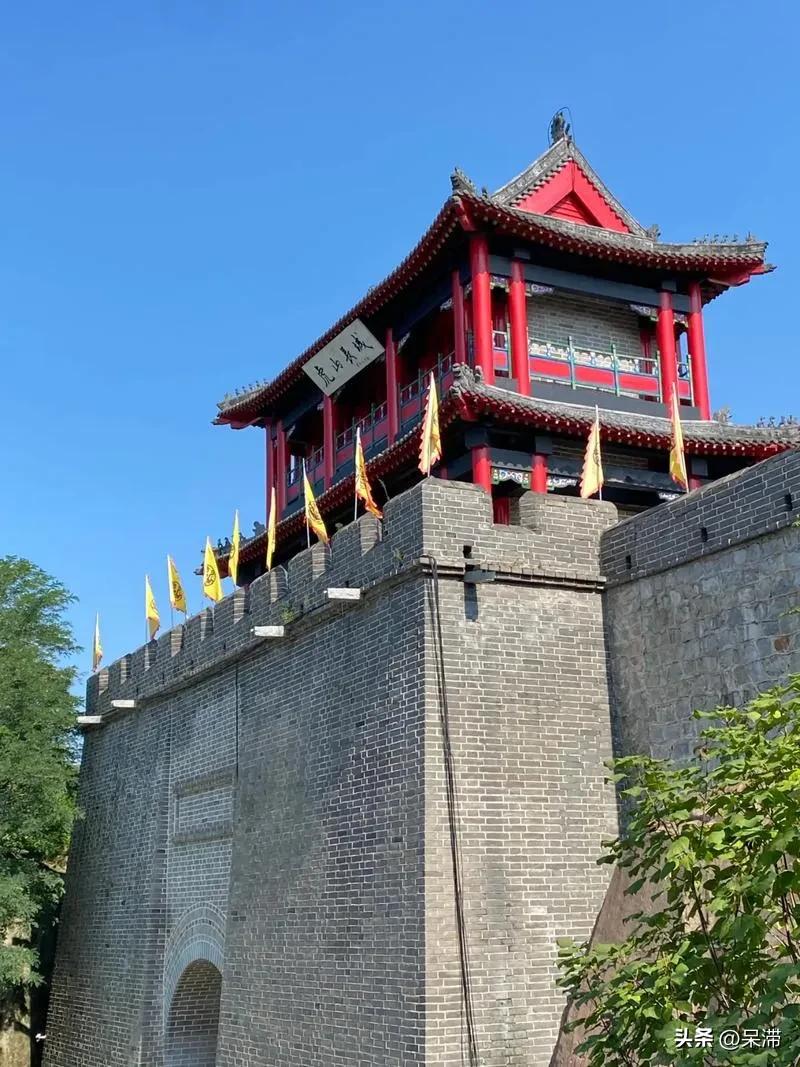 鸭绿江断桥_丹东凤凰山上山路线_凤凰山风景区