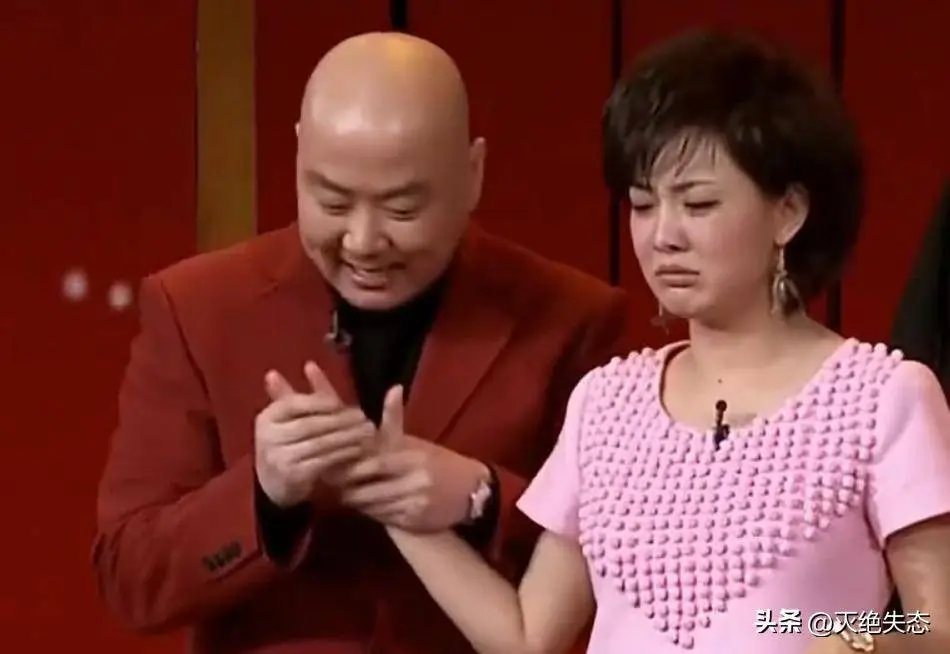 荒诞剧团演员_荒唐滑稽小品视频_荒诞小品