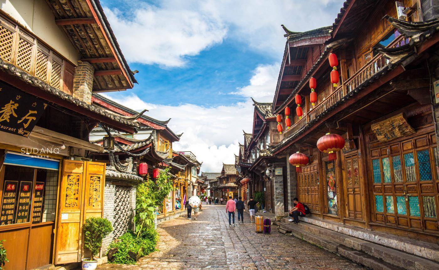 玉龙雪山下的800年古城_中国的世界文化遗产:丽江古城_丽江古城世界文化遗产