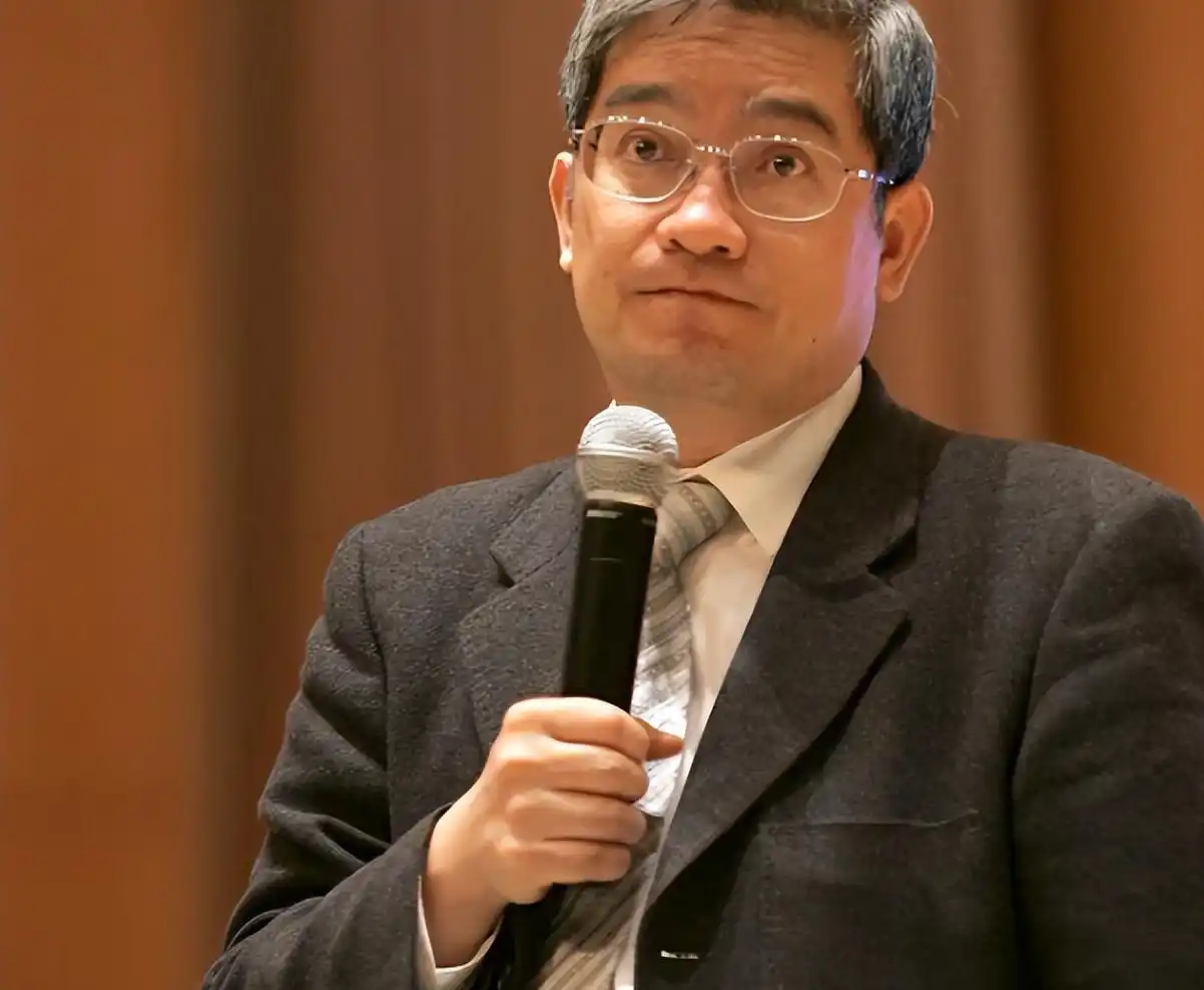 郎咸平 传记 _ 郎咸平 情感纠纷 _郎咸平财经