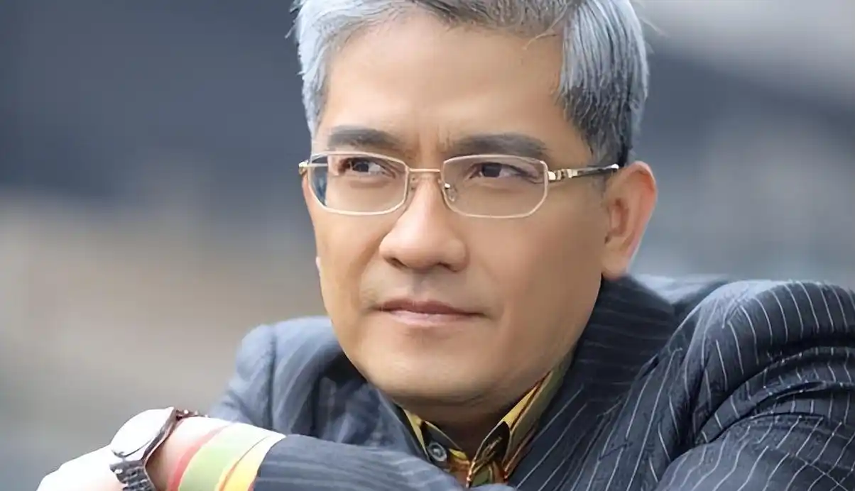  郎咸平 情感纠纷 _郎咸平 传记 _郎咸平财经