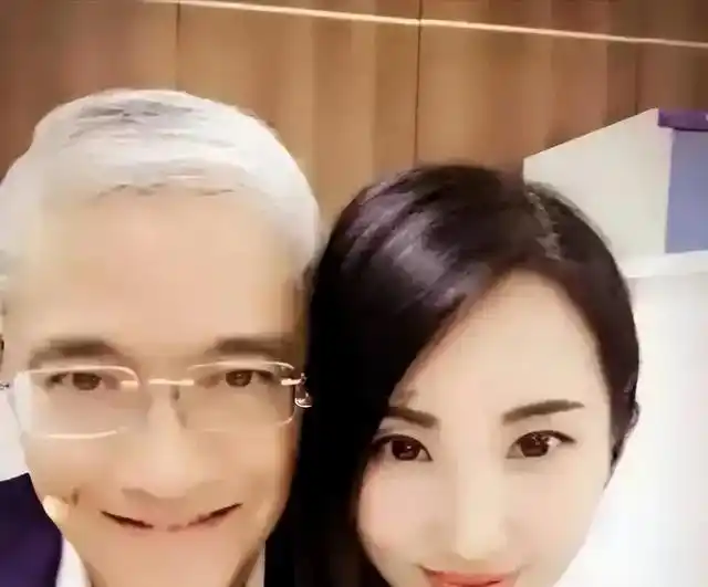 高学历渣男 郎咸平 人设崩塌_郎咸平财经_郎咸平 双标婚姻 情场杀手