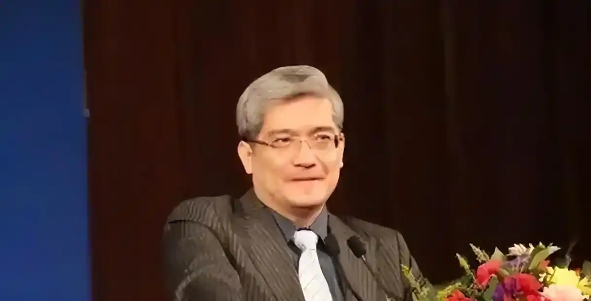 郎咸平 经济学家 争议_郎咸平 郎顾之争 学术争议_郎咸平财经