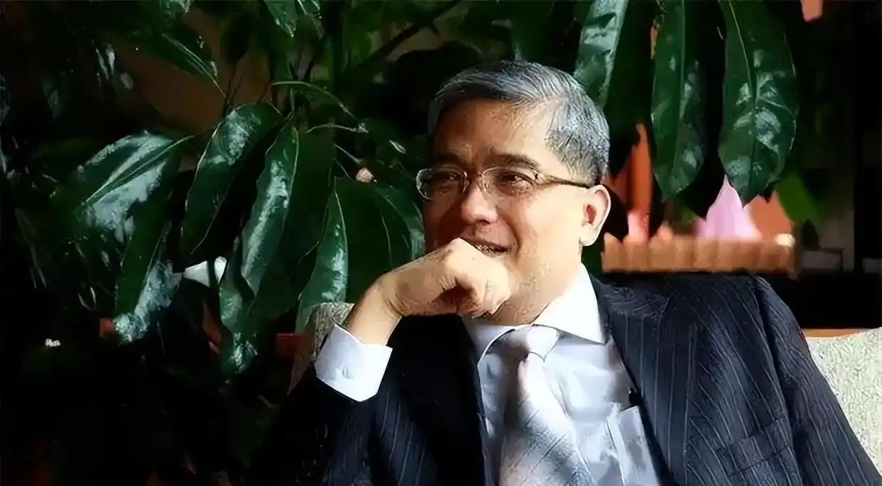 郎咸平 郎顾之争 学术争议_郎咸平财经_郎咸平 经济学家 争议