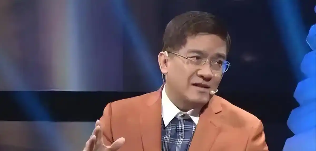 郎咸平 经济学家 争议_郎咸平财经_郎咸平 郎顾之争 学术争议
