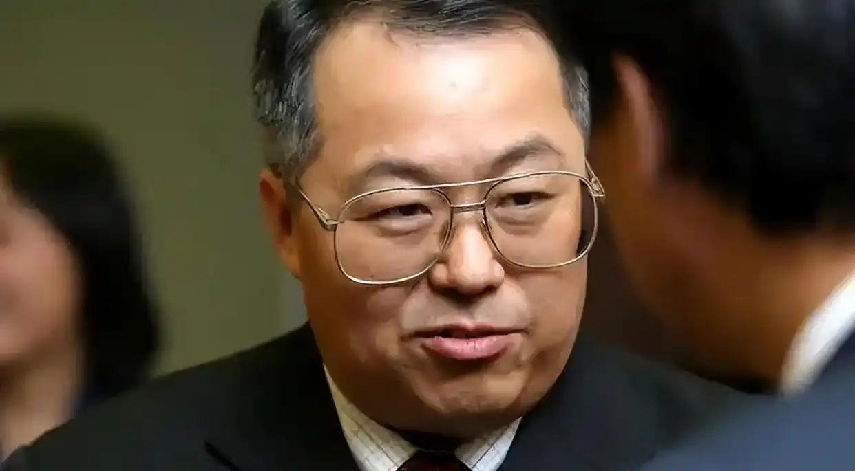 郎咸平 经济学家 争议_郎咸平财经_郎咸平 郎顾之争 学术争议