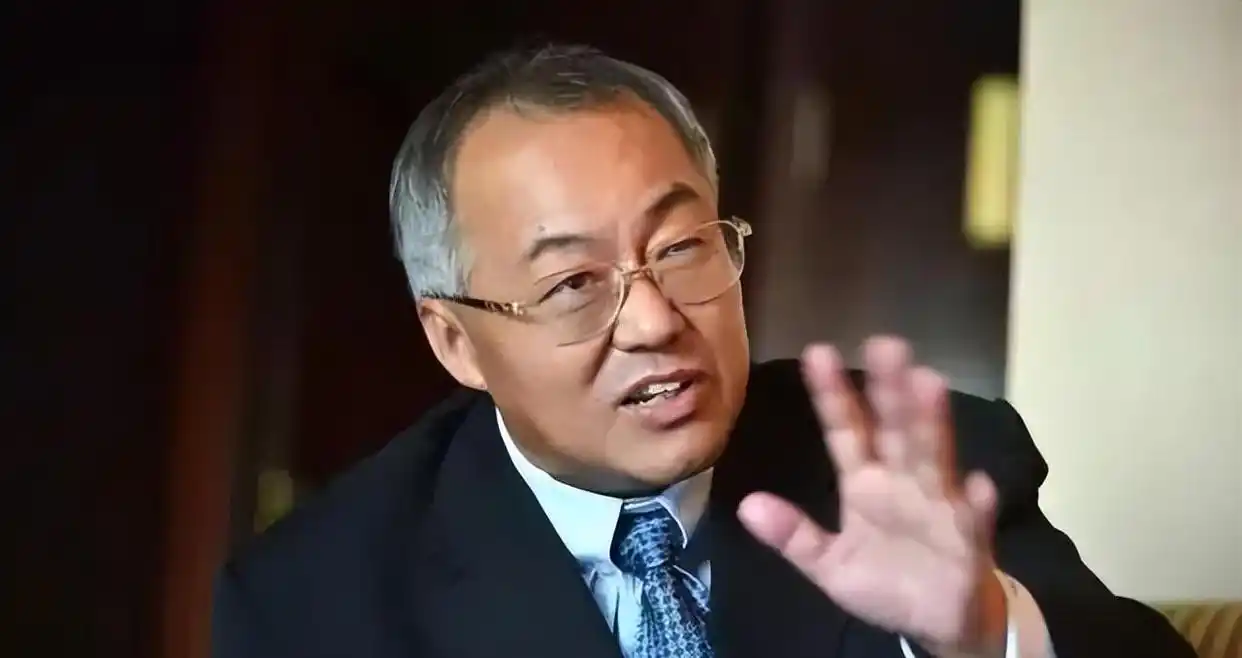 郎咸平财经_郎咸平 郎顾之争 学术争议_郎咸平 经济学家 争议