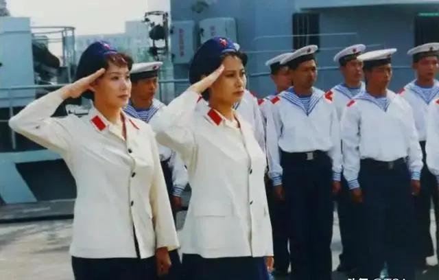 陆军军服图片_新中国成立后军服发展史_49款军服设计特点