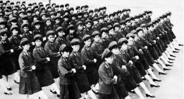 陆军军服图片_49款军服设计特点_新中国成立后军服发展史
