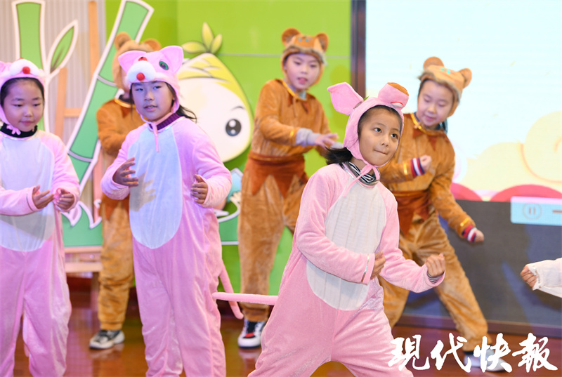 角色扮演童话故事_南京小学一年级语文课本_南京市紫竹苑小学语文节