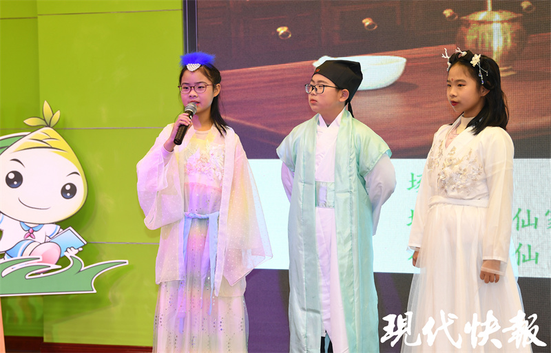 南京小学一年级语文课本_南京市紫竹苑小学语文节_角色扮演童话故事