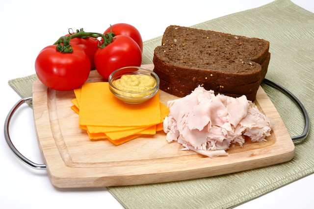 高胆固醇食物_动物内脏胆固醇含量_吃什么食物能降低胆固醇