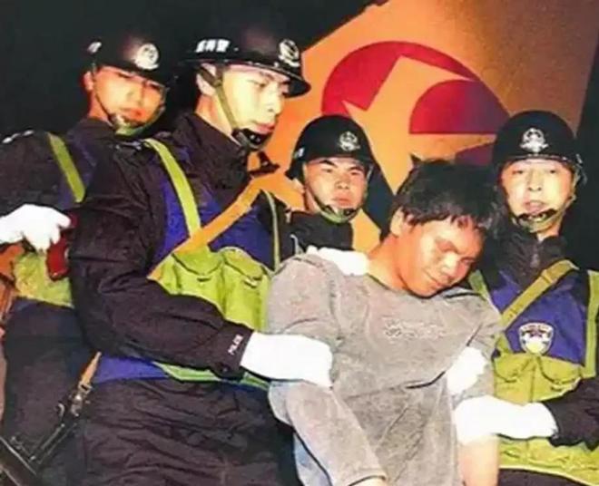 马加爵案详细情况_马加爵作案动机分析_马加爵之锤药家鑫之刃