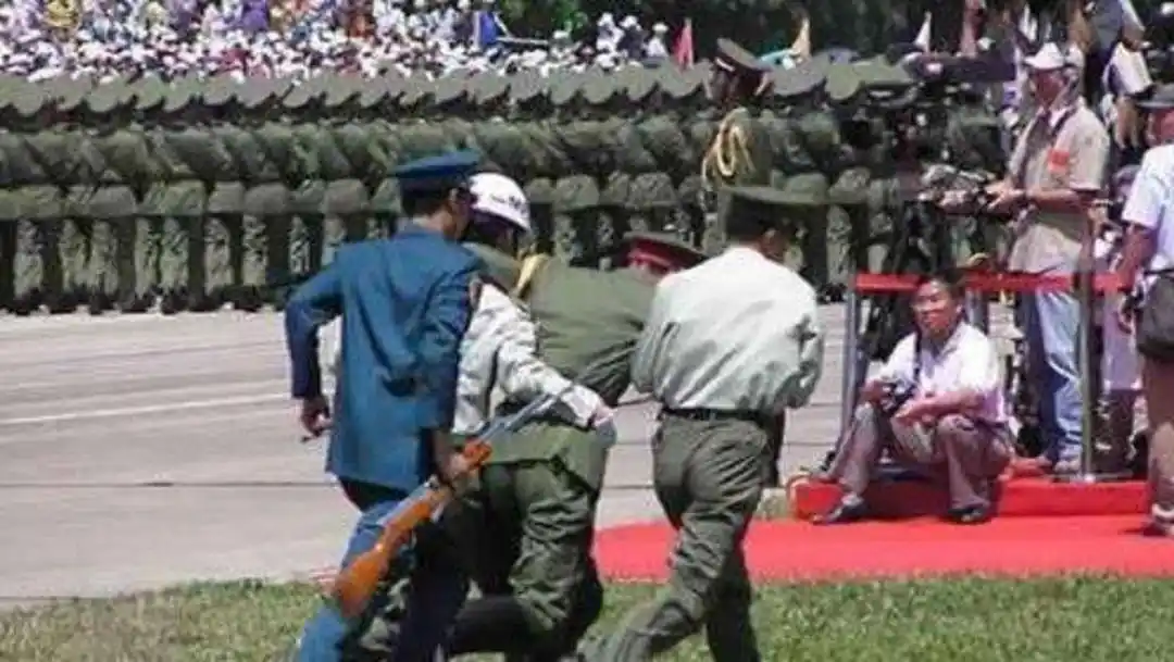 香港回归阅兵失误_阅兵仪式几年一次_中国阅兵仪式历史