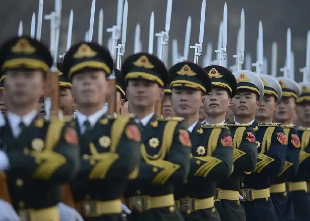 中国阅兵仪式历史_阅兵仪式几年一次_香港回归阅兵失误