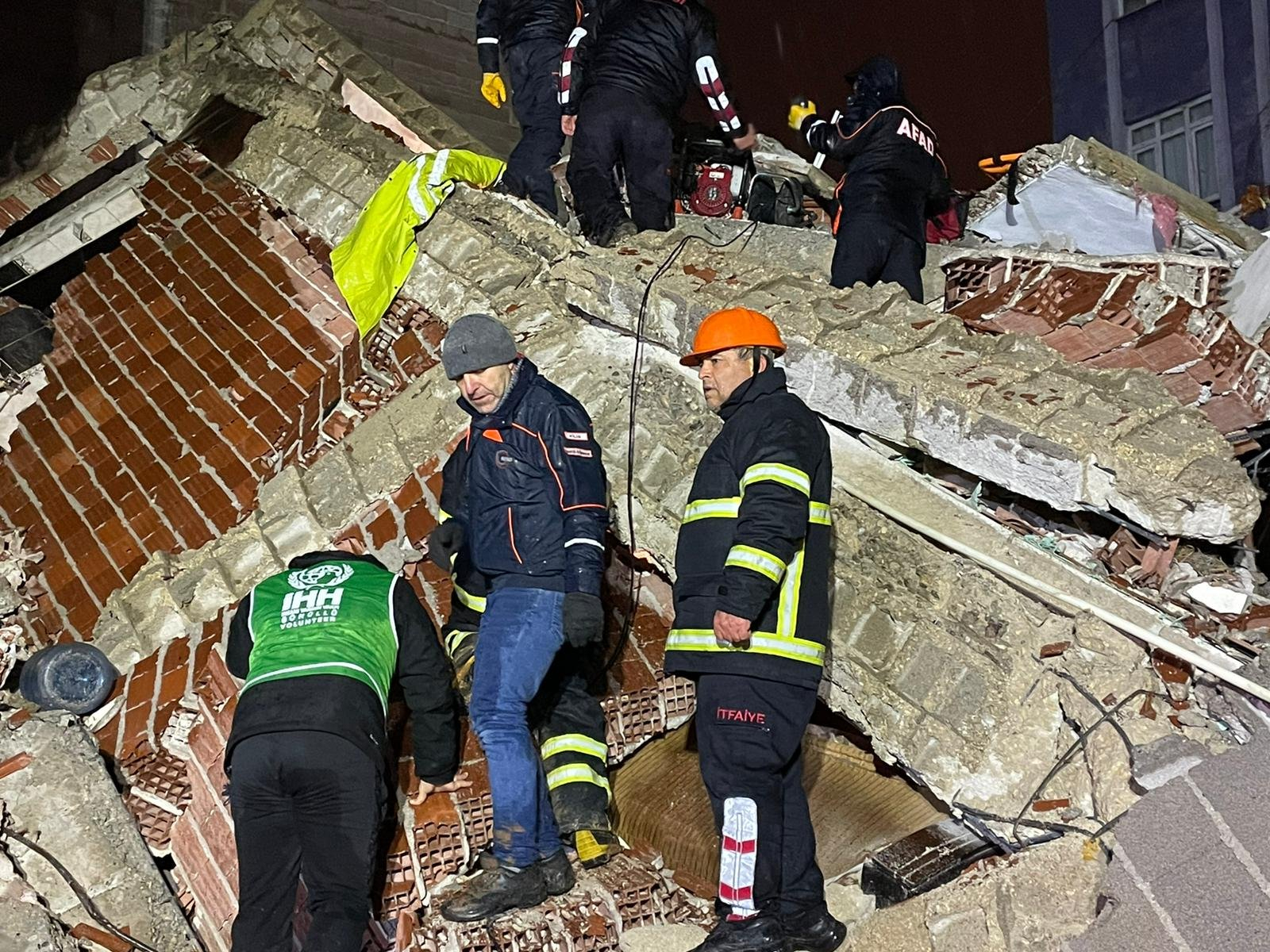 土耳其地震伤亡情况_土耳其7.8级地震_全球地震活跃