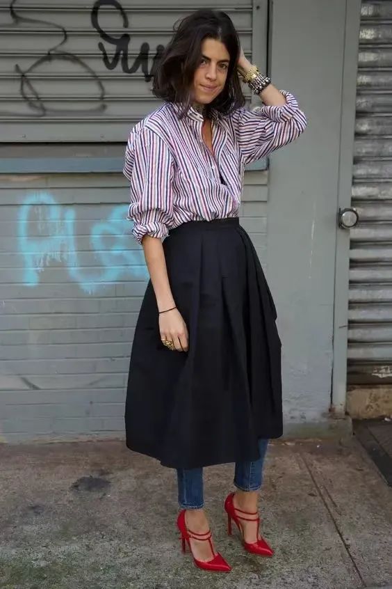 黑色长裙穿搭_黑色丝缎长裙搭配_于婷婷性感黑色薄纱长裙