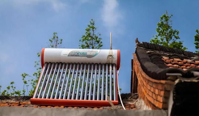 家用小型太阳能热水器_燃气费飙升_太阳能热水器冻住