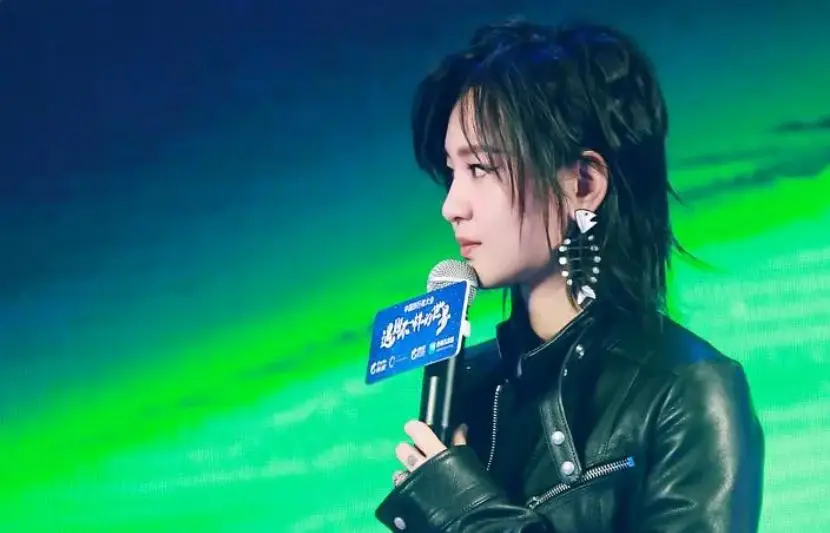 周笔畅音乐之路励志故事_周笔畅超女照片_周笔畅38岁单身未育活出精彩人生