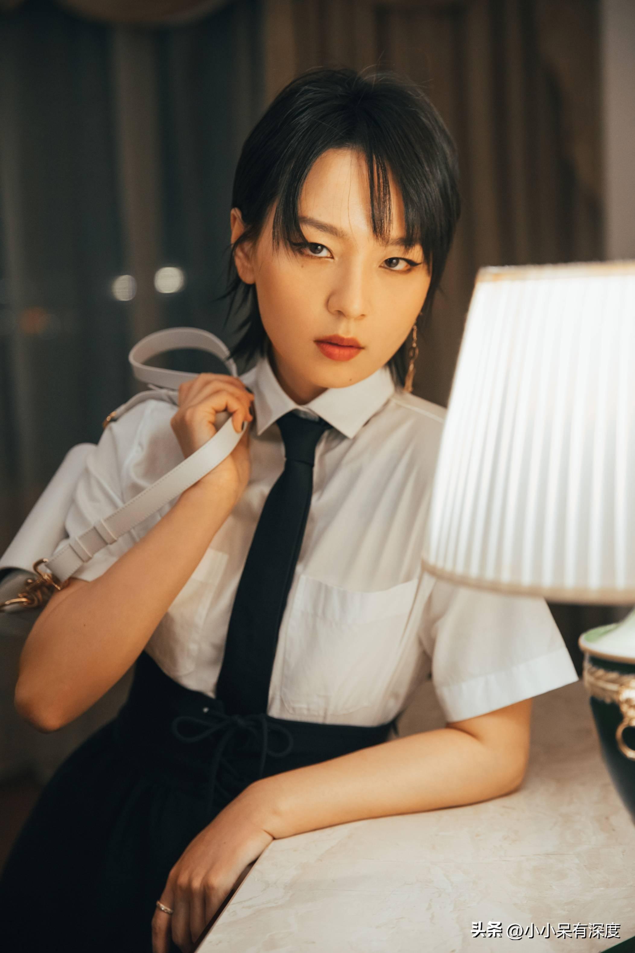 周笔畅超女照片_周笔畅37岁未婚独居状态_周笔畅出道近20年依然活跃