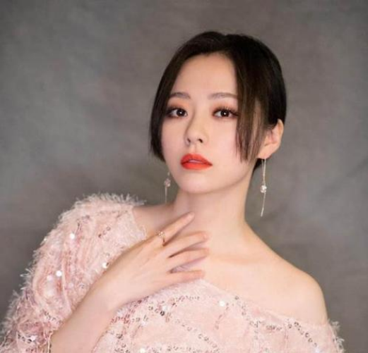 周笔畅超女照片_何洁张靓颖周笔畅李宇春_超级女声2005回顾