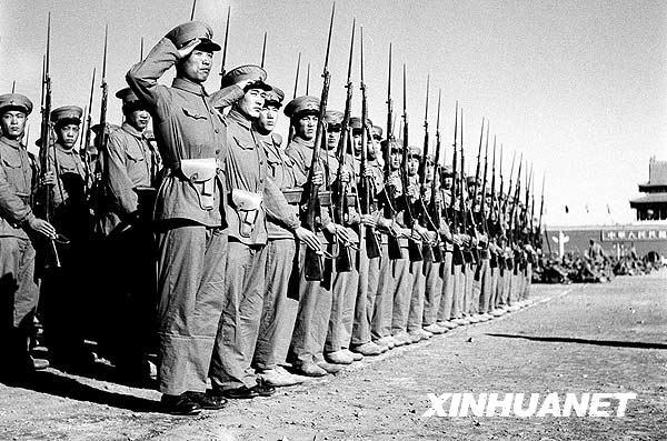 中国空军军服图片_开国大典49式军服介绍_中国人民解放军军服发展历程