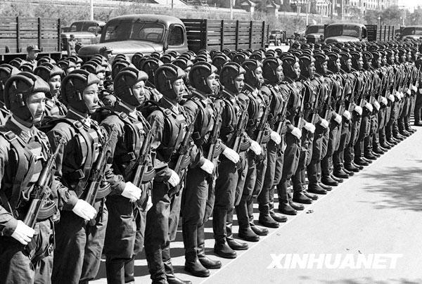开国大典49式军服介绍_中国空军军服图片_中国人民解放军军服发展历程