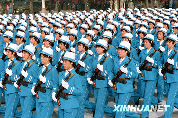 中国人民解放军军服发展历程_中国空军军服图片_开国大典49式军服介绍