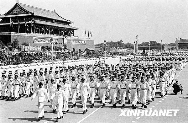 开国大典49式军服介绍_中国空军军服图片_中国人民解放军军服发展历程