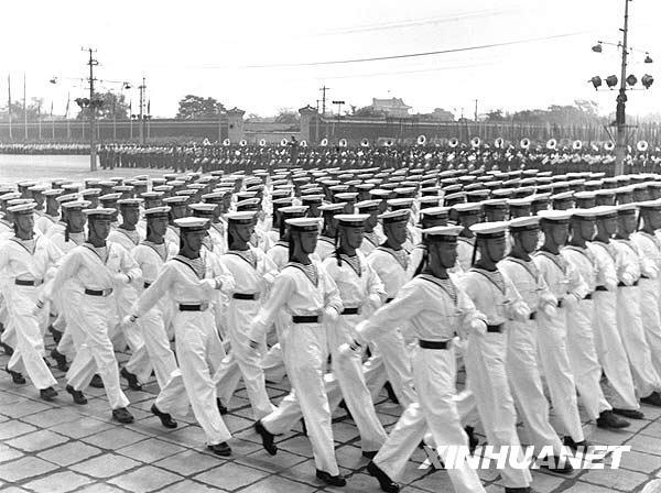 中国空军军服图片_开国大典49式军服介绍_中国人民解放军军服发展历程