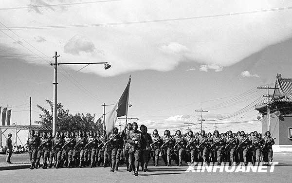 中国空军军服图片_开国大典49式军服介绍_中国人民解放军军服发展历程