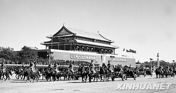中国空军军服图片_开国大典49式军服介绍_中国人民解放军军服发展历程